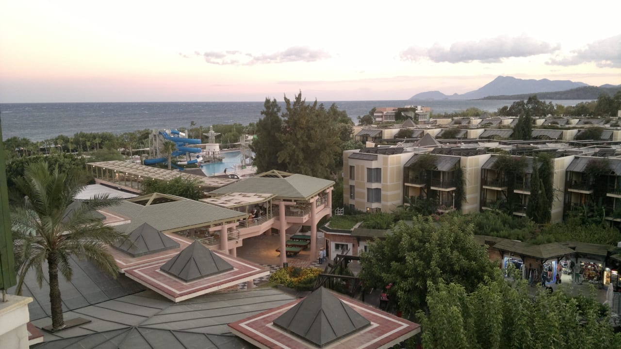 Ladenstraße, Nebengebäude, Pool Limak Limra Hotel & Resort