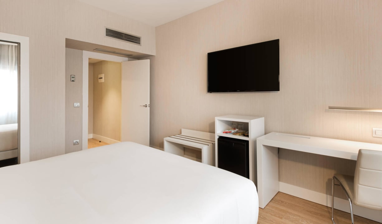 Room NH Madrid Chamberí
