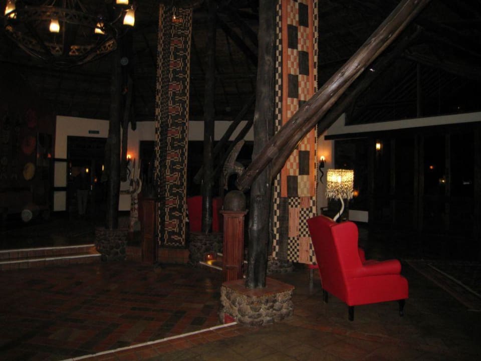 Rezeption/Sitzmöglichkeiten Ol Tukai Lodge