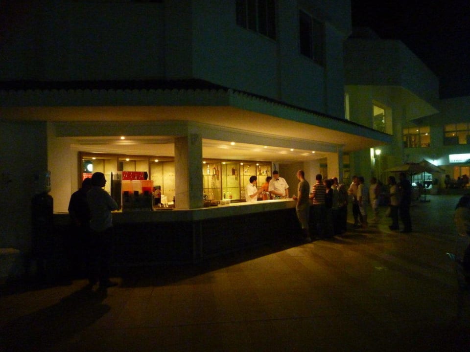 Die Bar auf dem Hauptplatz El Mouradi Club Kantaoui