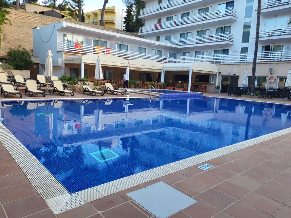 Pool Roc Oberoy