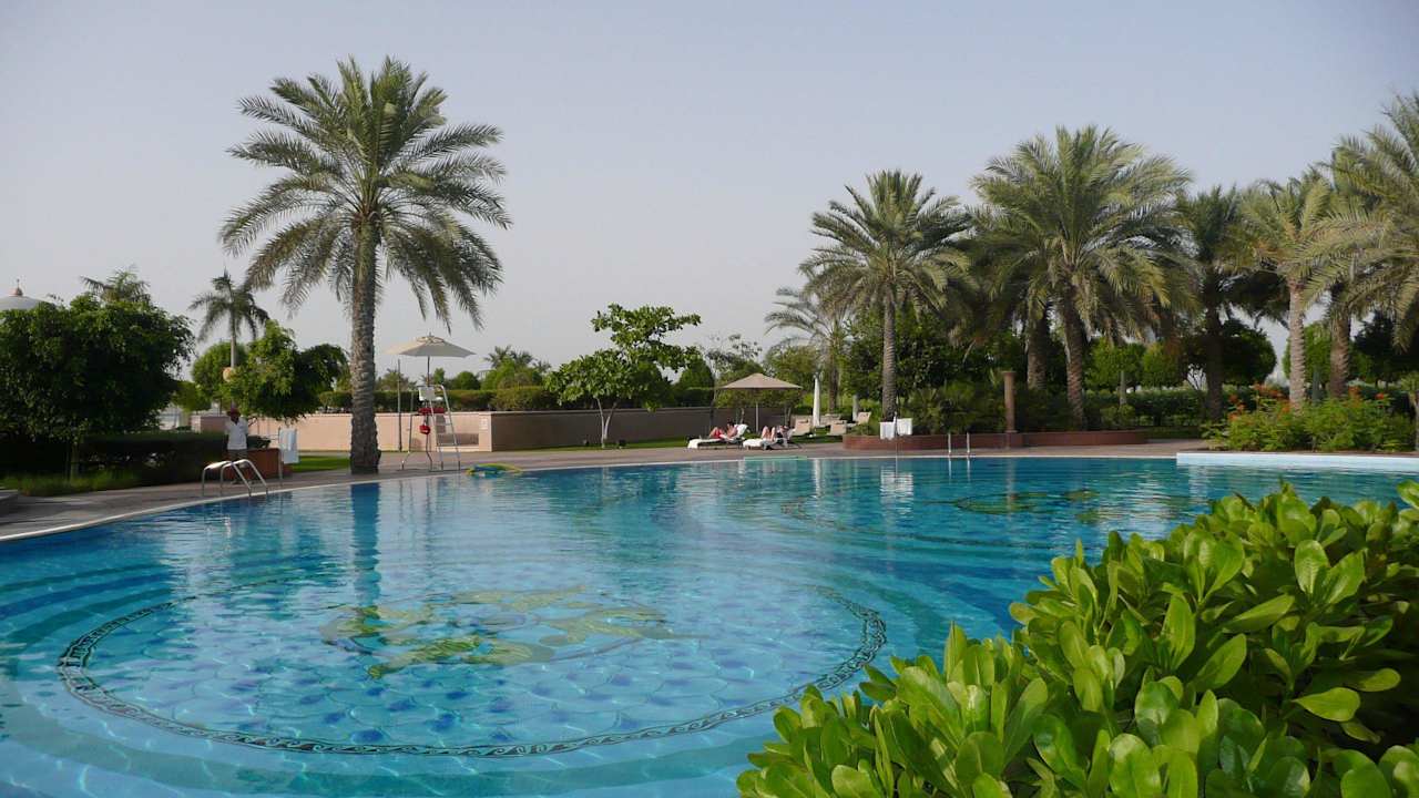 Pool Westseite Emirates Palace Mandarin Oriental