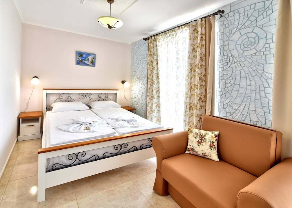 Overview King Studio with Sofa Bed Sirena Palace