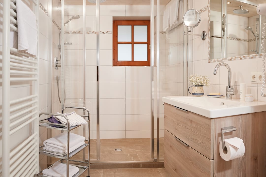 Zimmer Landgasthof und Ferienwohnungen Almenhof