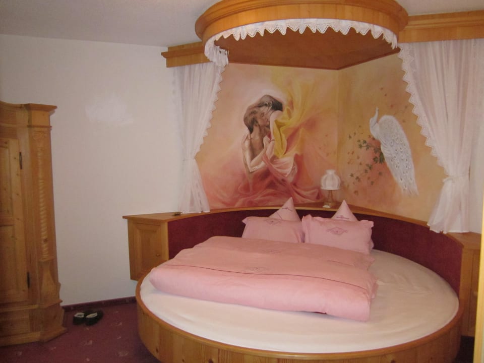 Rundes Himmelbett Hotel Bergkristall Montafon
