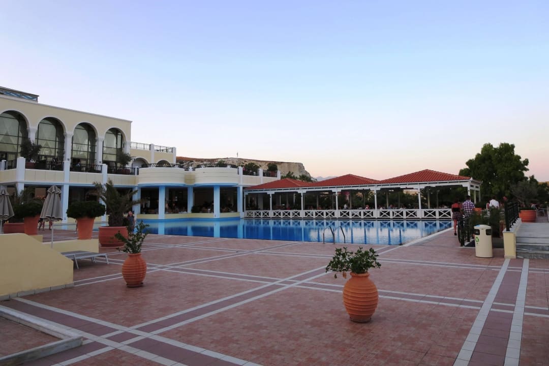 Poolbar Porto Bello Royal