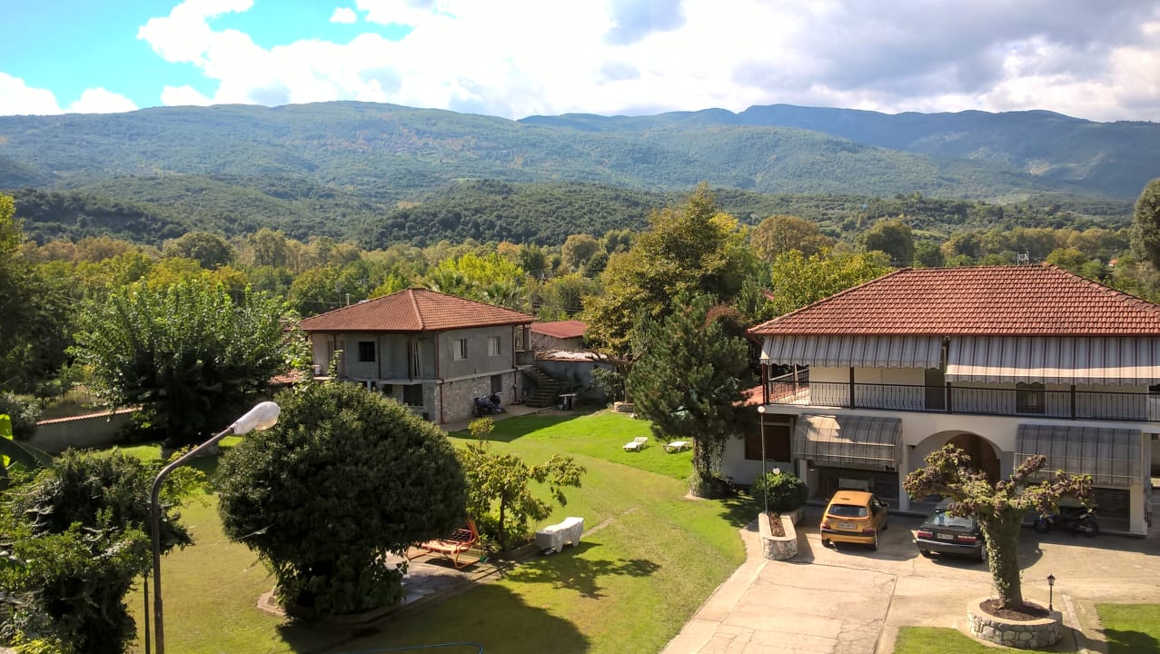 Gartenanlage Villa Dimitris  Mt Olympus Riviera Apartments & Studios