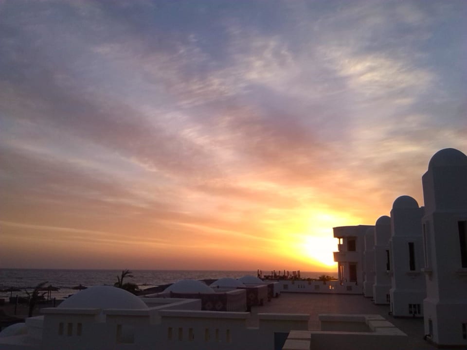 Sonnenaufgang Coral Sun Beach