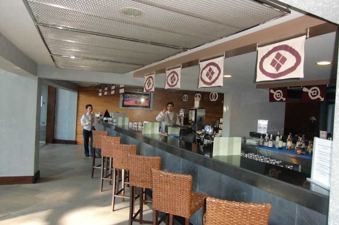 Lobby Bar - hier noch ohne Gäste Limak Lara Deluxe Hotel & Resort