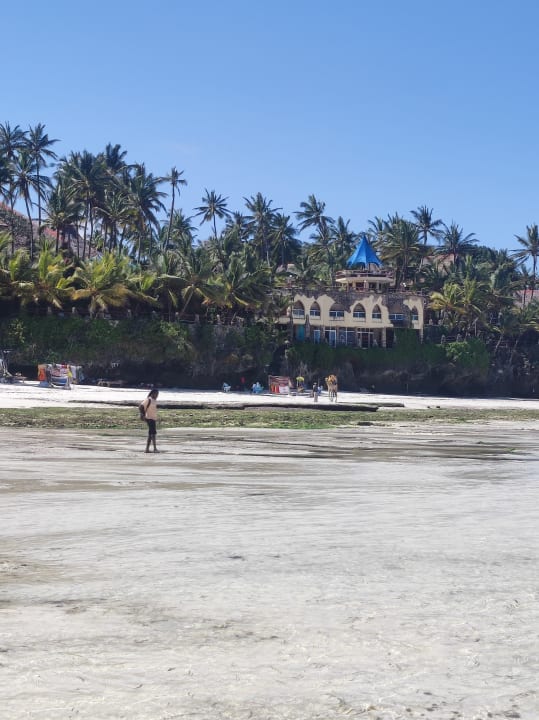 Strand Bahari Beach Hotel