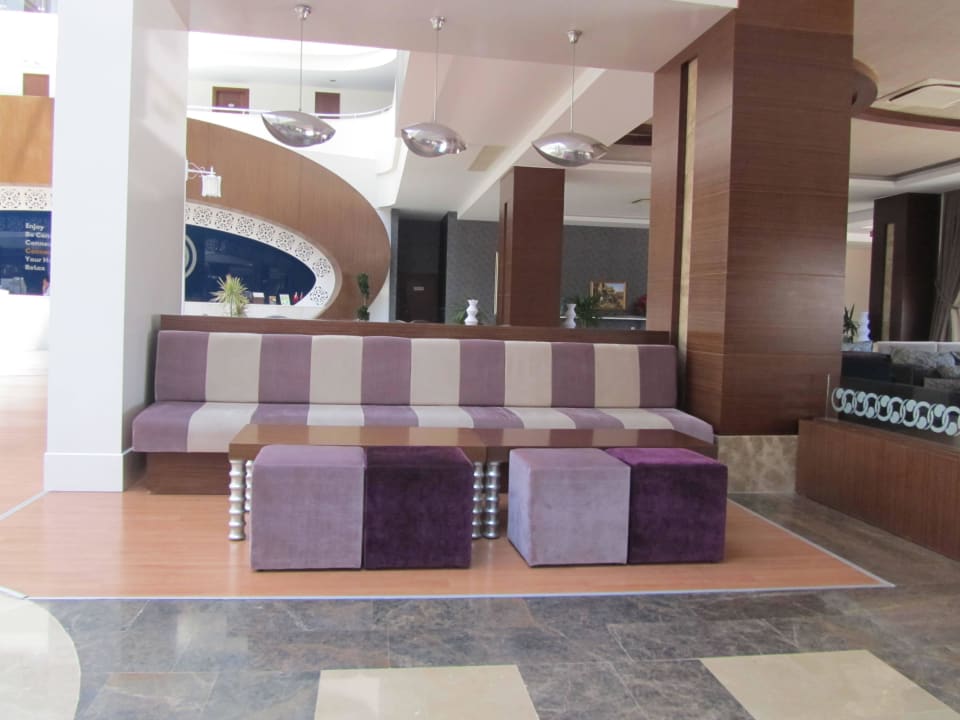 Sitzmöglichkeiten in der Lobby Seaden Sea World Resort & Spa