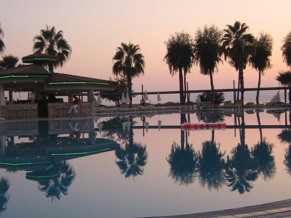 Sonnenuntergang an der Poolbar Club Tuana Fethiye