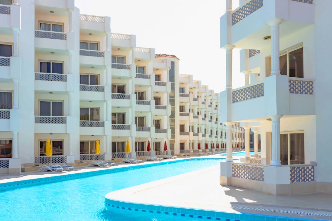 Pool White Valley Palace