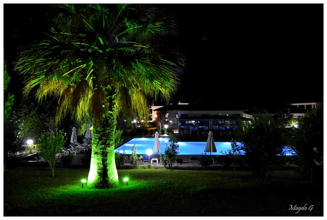 By night Hotel Kalives Resort