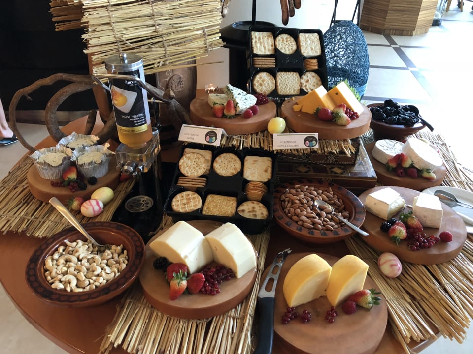 Gastro Hotel Le Meridien Al Aqah Beach Resort