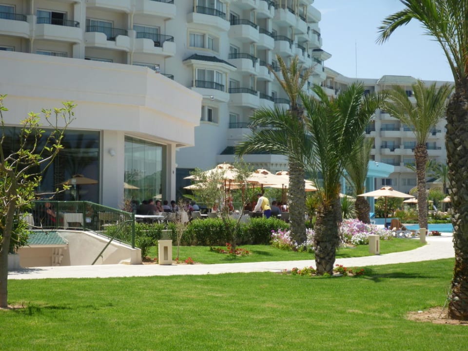 Blick auf die Terrasse der Anlage Iberostar Selection Royal El Mansour