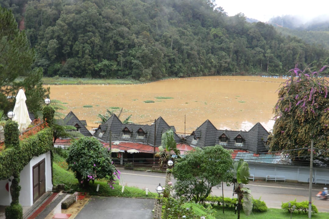 Dreck im See Hotel The Lakehouse