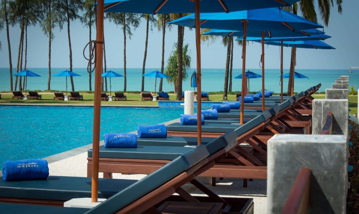 Pool Le Menara Khao Lak
