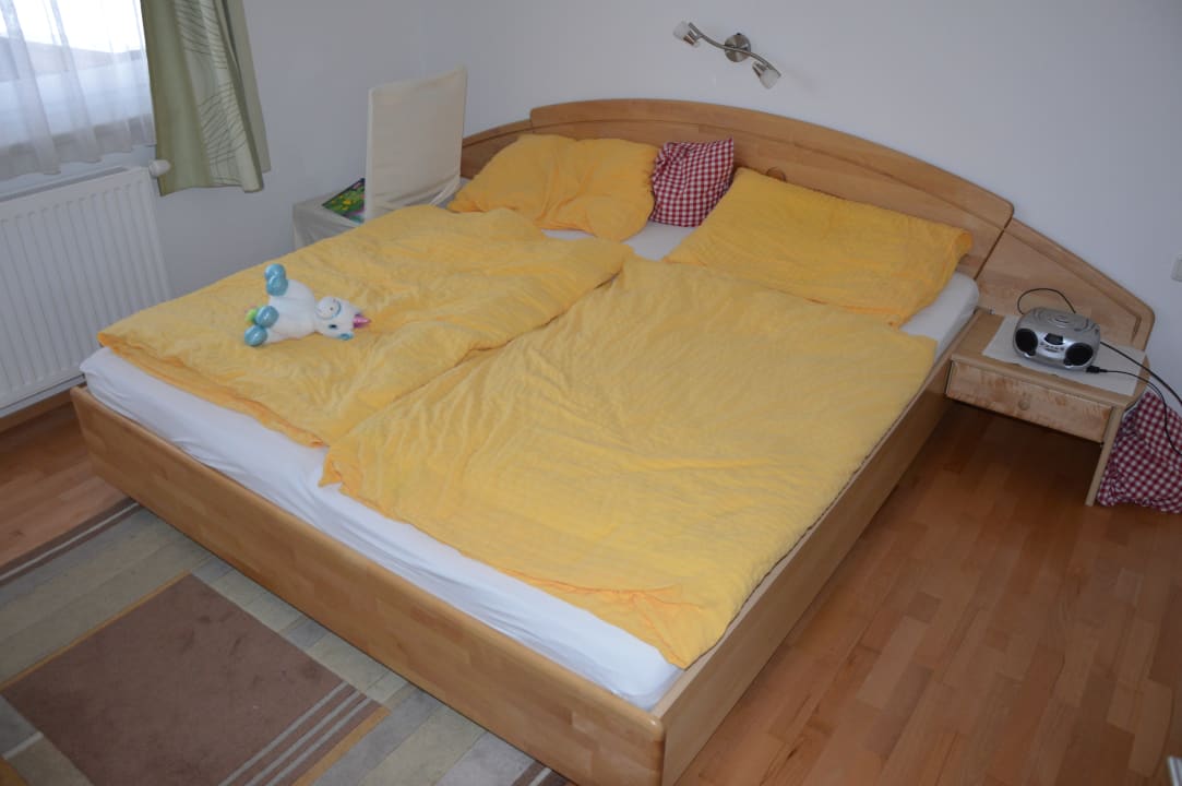 Eins der beiden Doppelzimmer Baby- & Kinder Biobauernhof Rieserhof
