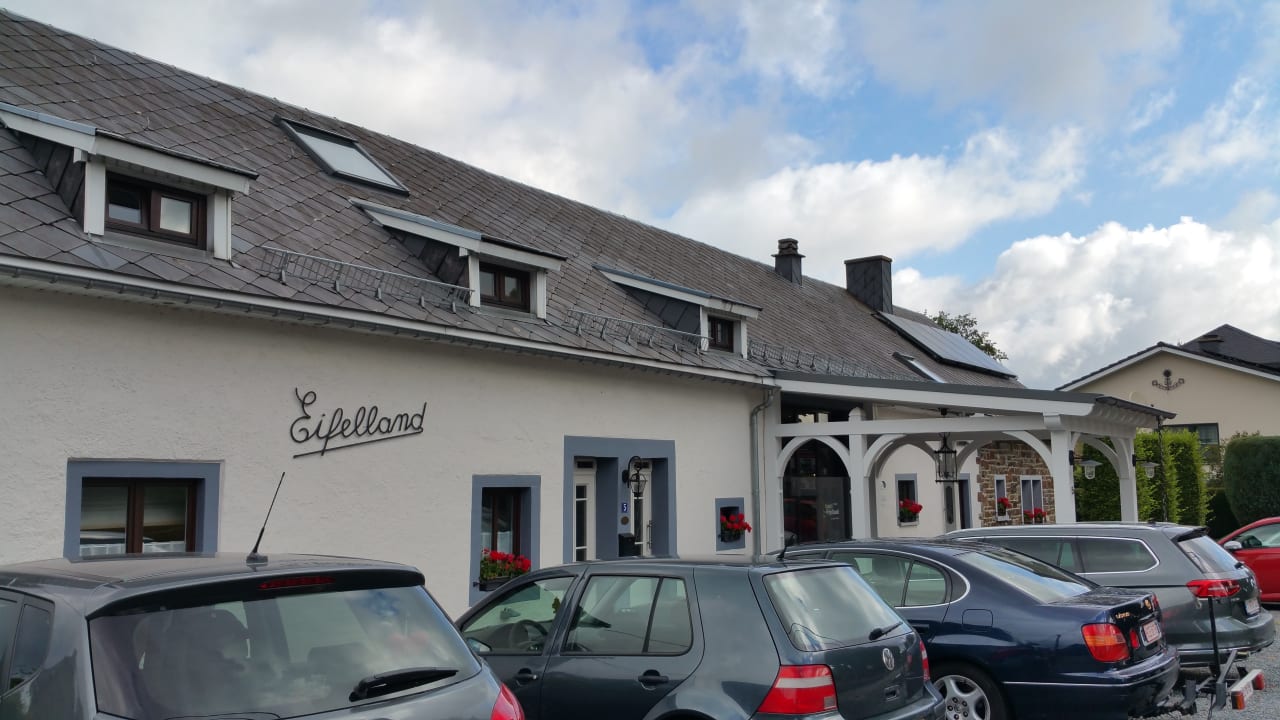 Außenansicht Hotel Eifelland