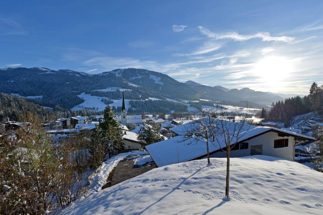 Ausblick über Scheffau vom Garten Apart Tirol Ferienwohnungen