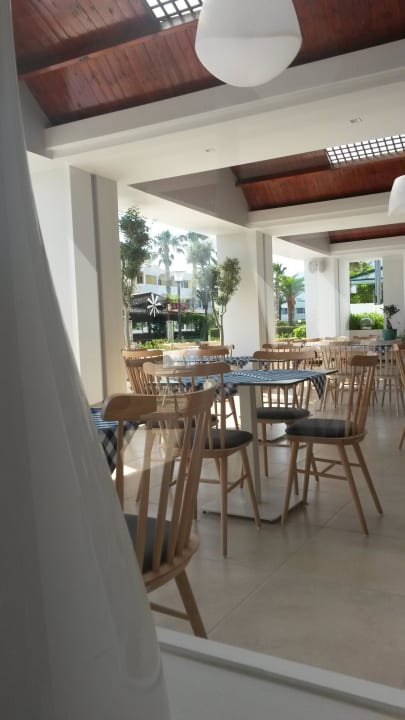 Blick zum Restaurant Sentido More Meni Residence & Suites