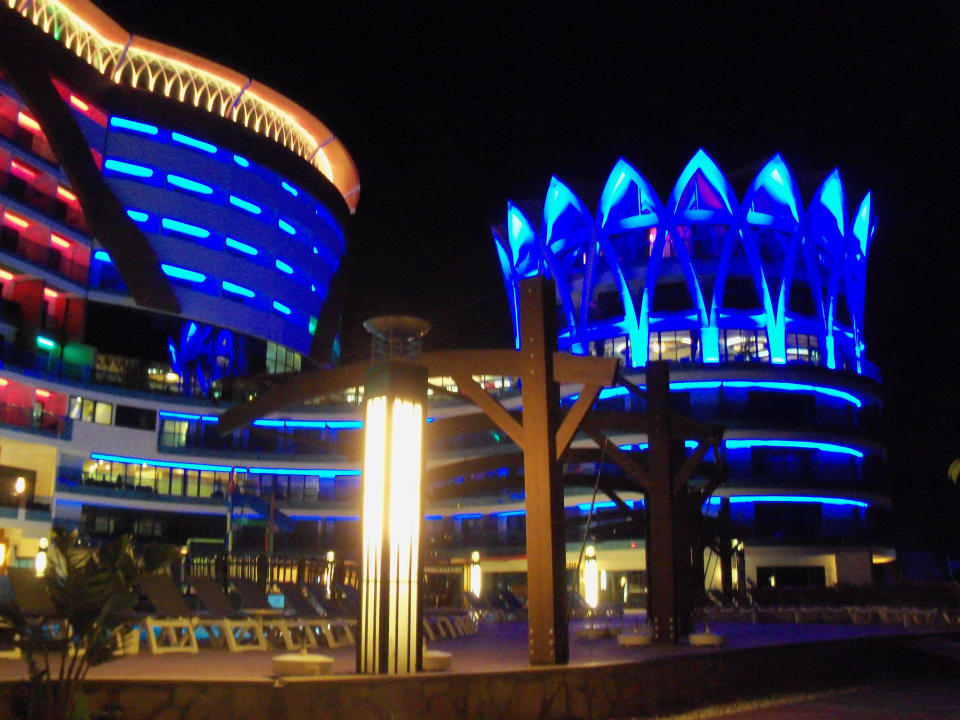 Bei Nacht Granada Luxury Okurcalar