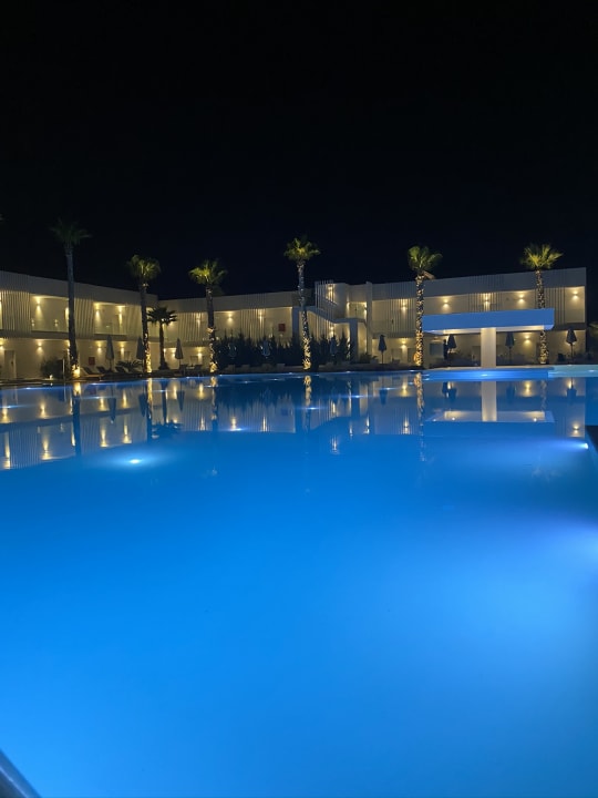 Pool White Dreams Resort & Anex