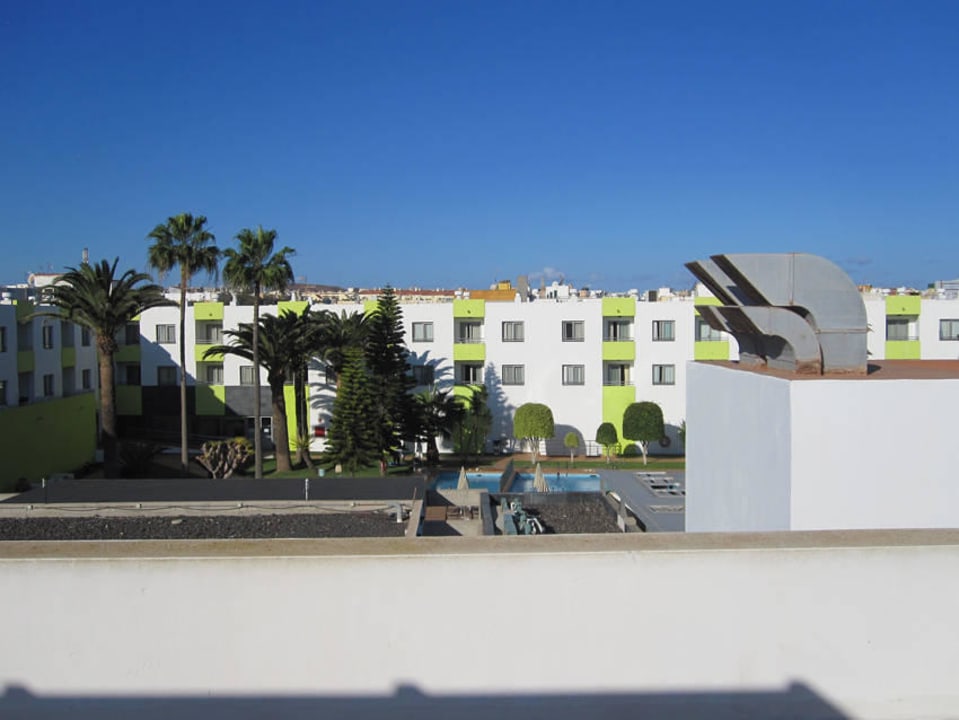 Innehofansicht der anderen Zimmer im Poolbereich Hotel LIVVO Corralejo Beach