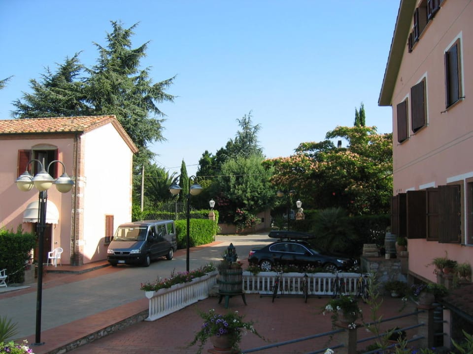 Einfahrt Agrihotel Elisabetta