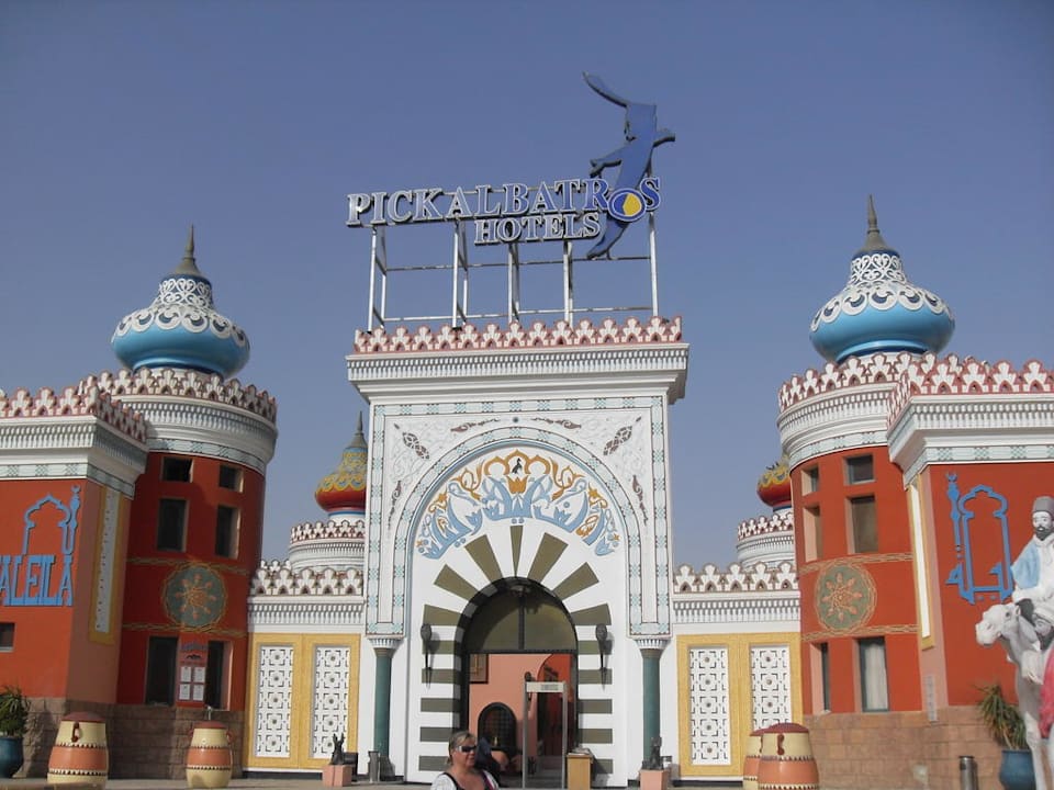 Eingang Pickalbatros Alf Leila Wa Leila Resort - Neverland Hurghada