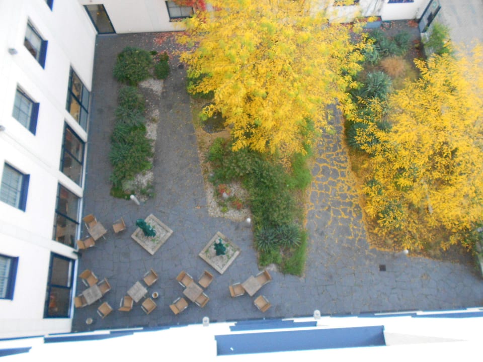 Der Innenhof Holiday Inn Express Berlin City Center