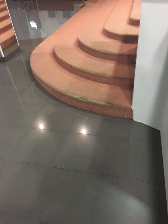 Obskurne schody BLUESEA Lagos de Cesar