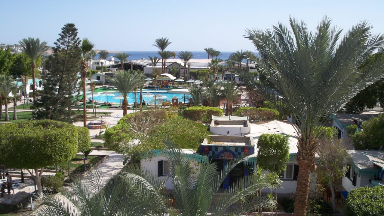 Blick vom Hotel zum Strand & Meer Ghazala Beach
