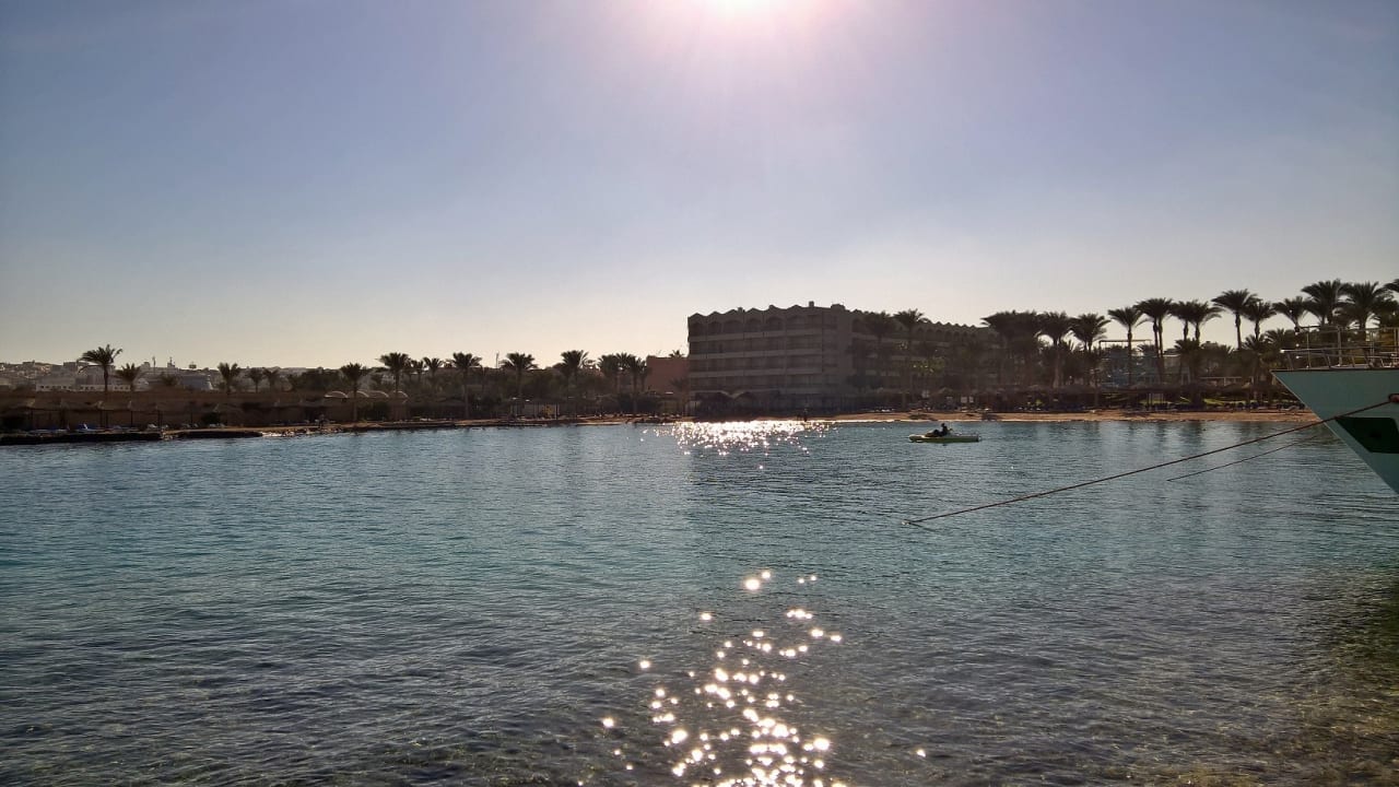 Ausblick von rechter Seite Hotelstrand Regina Resort and Aqua Park Hurghada