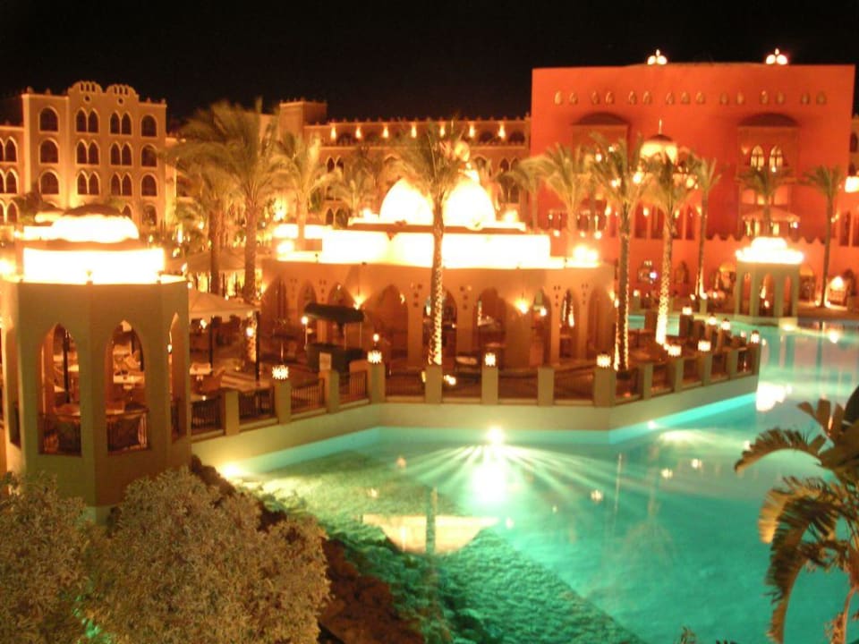 Pool bei Nacht Grand Makadi