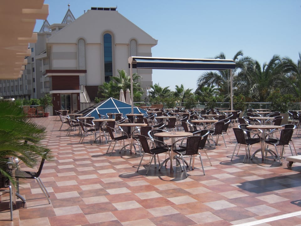 Außenbar an der Lobby Calimera Hane Garden