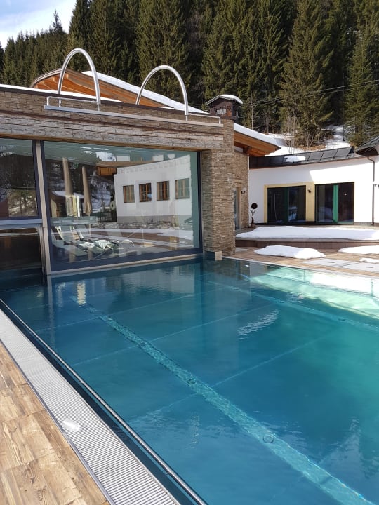 Toller Außenpool 32°c Landhotel Alpenhof Filzmoos • Holidaycheck Salzburger Land Österreich 5279