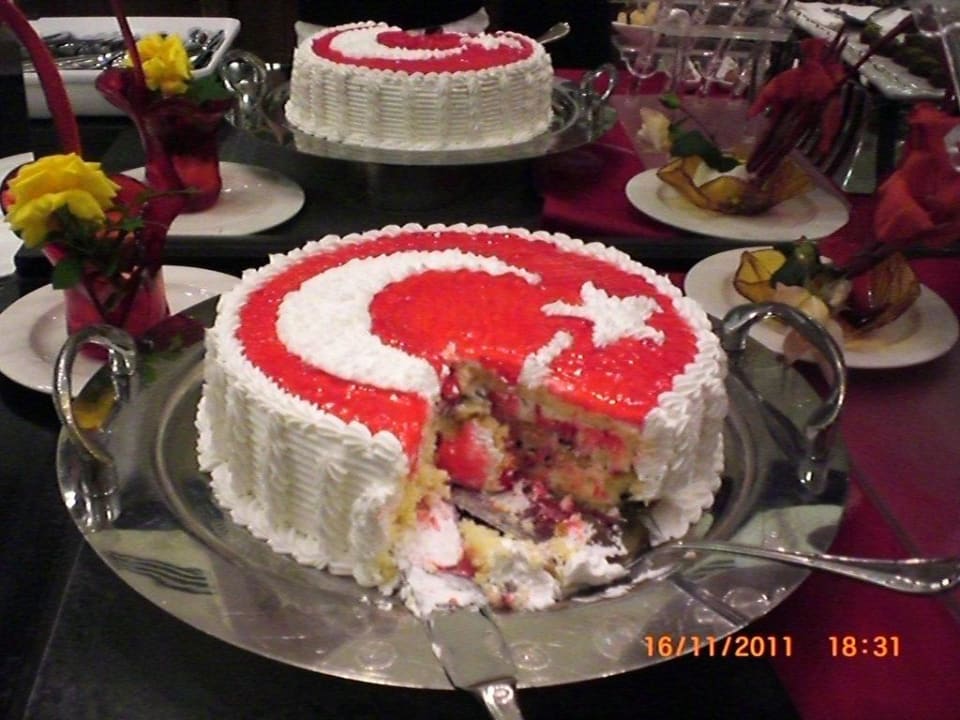 Torten ,Kalorien soweit das Auge blickt  Diamond Excellence Resort & Spa