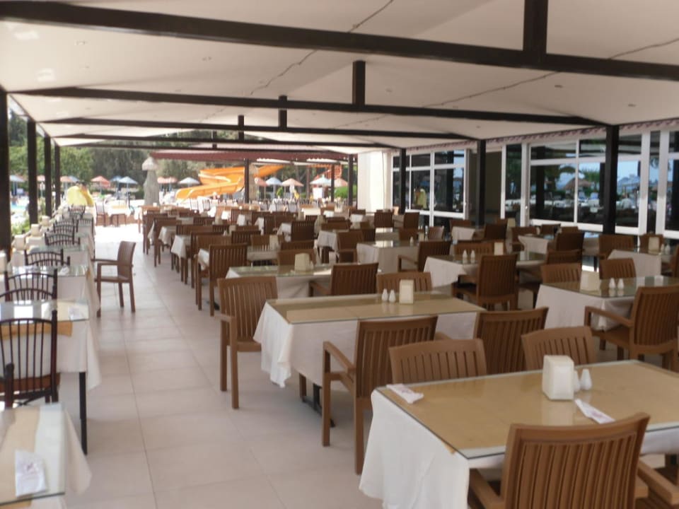 Restaurant Hotel The Holiday Resort
