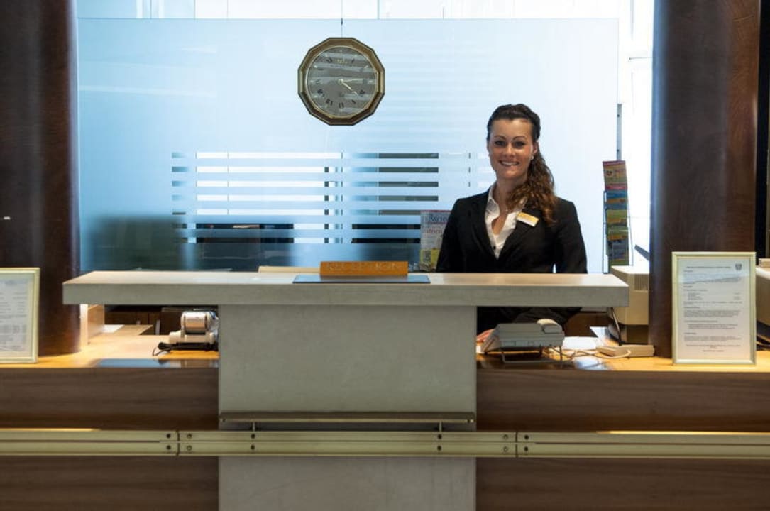 Rezeption Hotel Residence Starnberger See