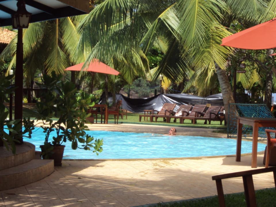 Kleiner Teil des Pool's Occidental Eden Beruwala, a member of Barcelo Hotel Group