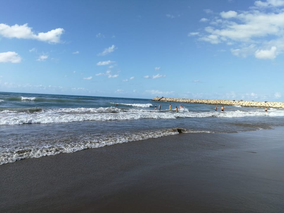 Strand Well Palace Side