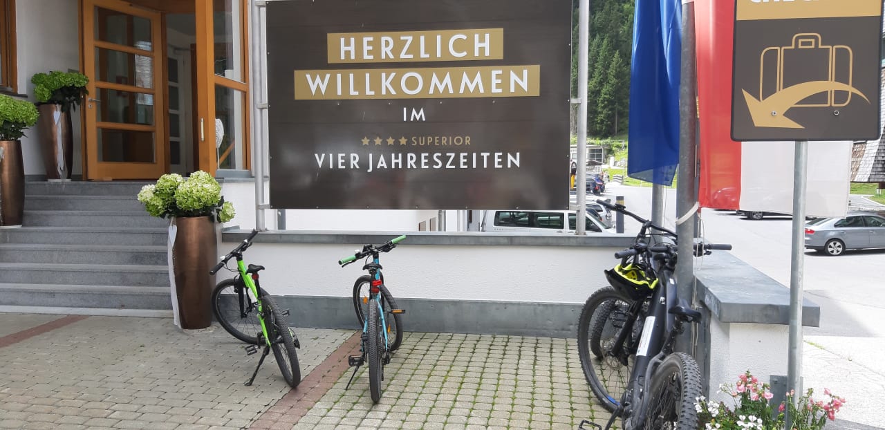 Lobby Hotel Vier Jahreszeiten