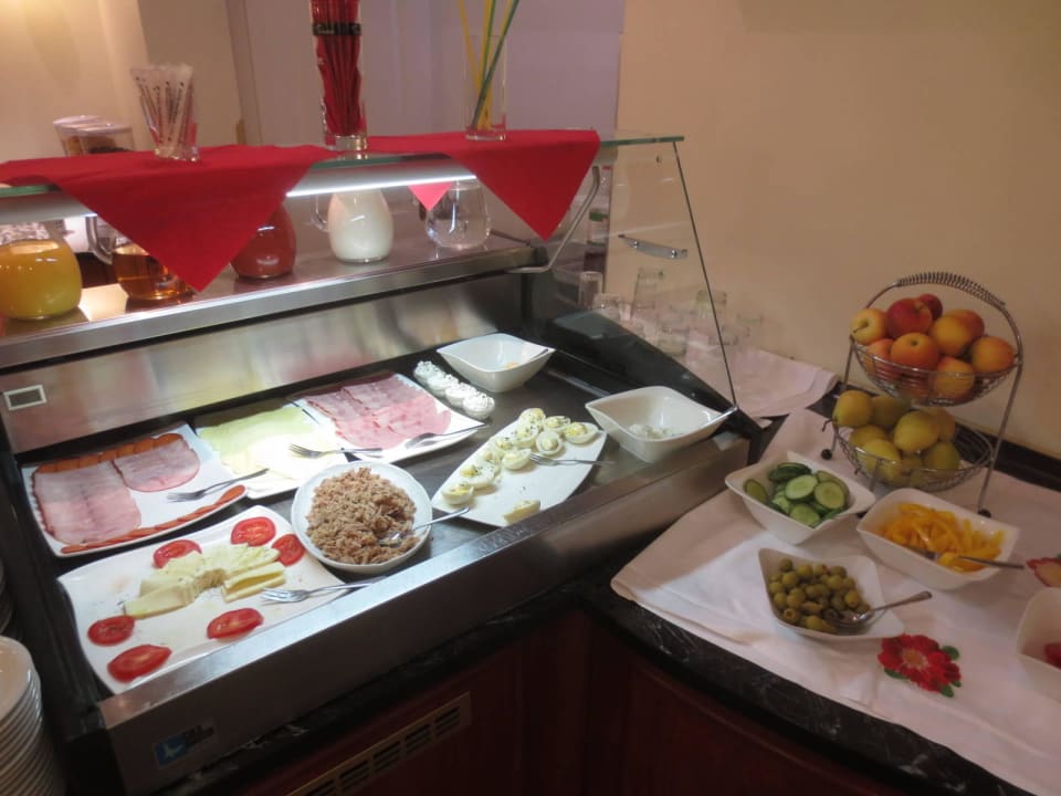 Frühstücksbuffet Suite Hotel 900 m zur Oper