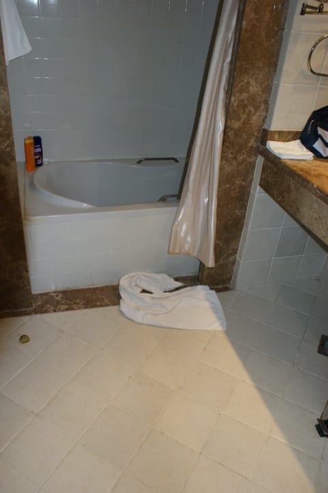 Bad nach Zimmerreinigung Malikia Resort Abu Dabbab