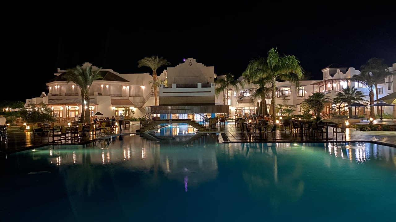 Pool Lahami Bay Beach Resort