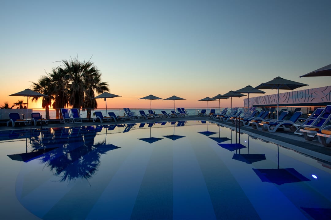 Pool Arina Beach Resort