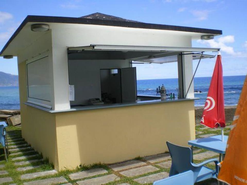 Bar przy basenie Hotel Estalagem do Mar