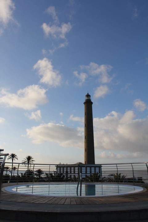 Blick auf den Faro de Maspalomas vom Solarium Lopesan Costa Meloneras, Resort & Spa